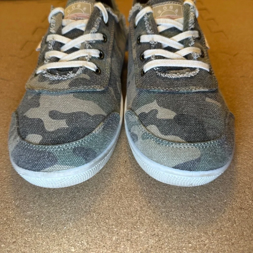 Skechers smoke free